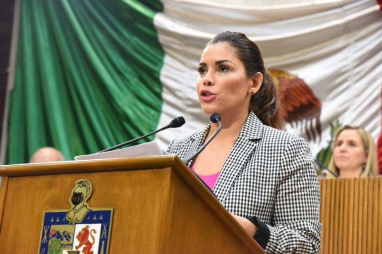 Propone Karina Barrón reforma para regular plataformas digitales de transporte