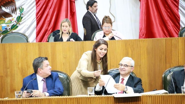Pide Karina Barrón renuncia a Manuel Vital en Desarrollo Sustentable