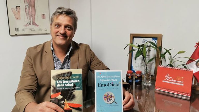 Alejandro Lorente, presenta su libro “Teatro de familia” – Tercera parte