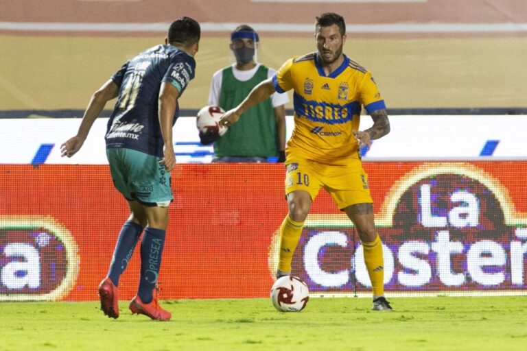 SIN GRAN FÚTBOL, TIGRES VENCE AL PUEBLA EN LA JORNADA 4