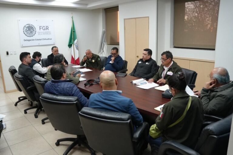 Se reúne comisionado del INM con delegado de la FGR para esclarecer incendio en Cd. Juárez
