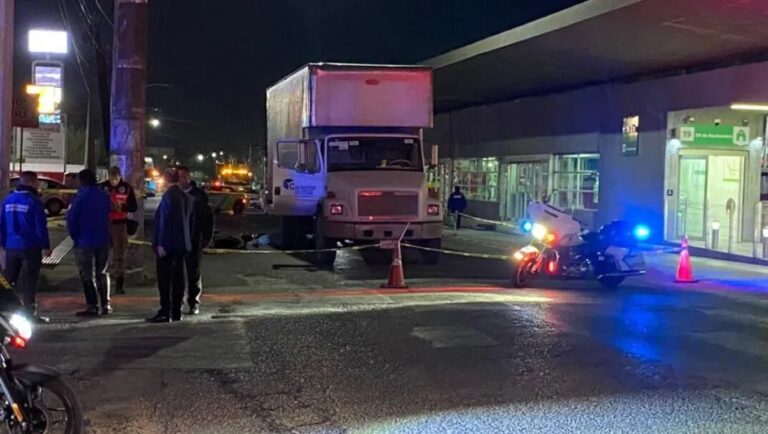 Trágico Accidente en Monterrey: Motociclista Pierde la Vida Tras Chocar con un Camión en Avenida Ruiz Cortines