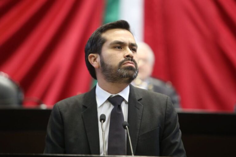 Denuncia de Jorge Álvarez Máynez contra AMLO por supuestos actos de campaña ante el INE