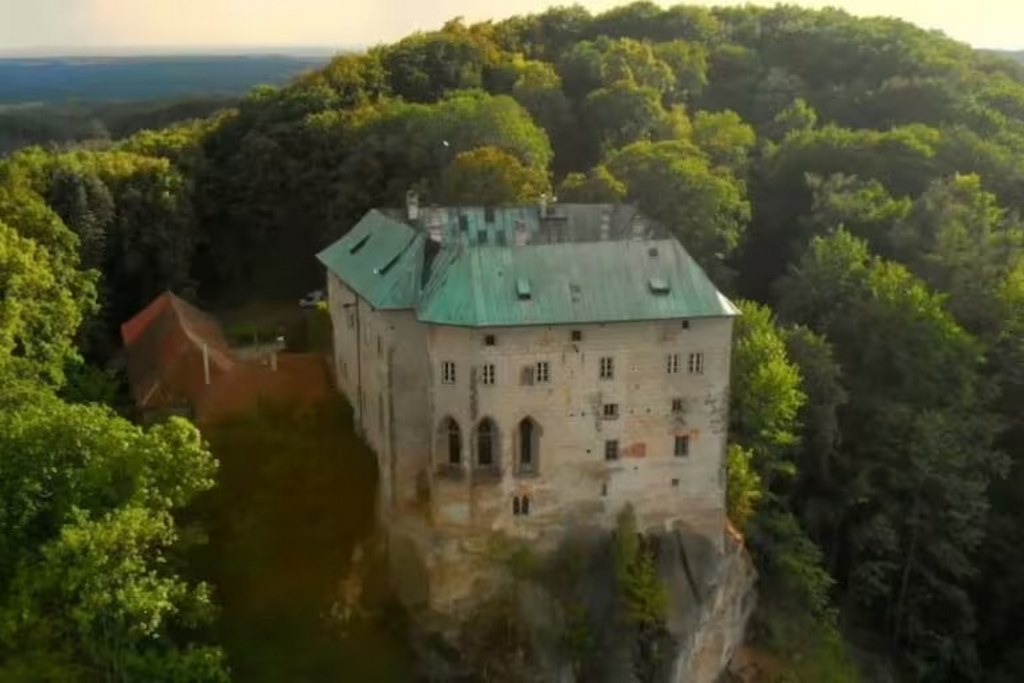 Castillo de Houska,Agujero del Infierno,Leyendas checas,Historias de terror,Paranormal,Misterios inexplicables