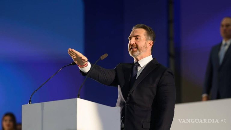 Toma protesta Adrián de la Garza como alcalde de Monterrey