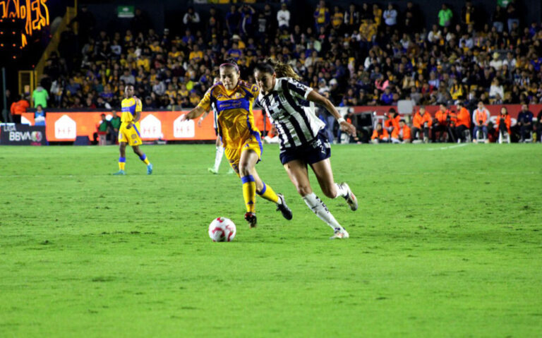 Tigres Femenil toma ventaja mínima en el Clásico Regio de la final