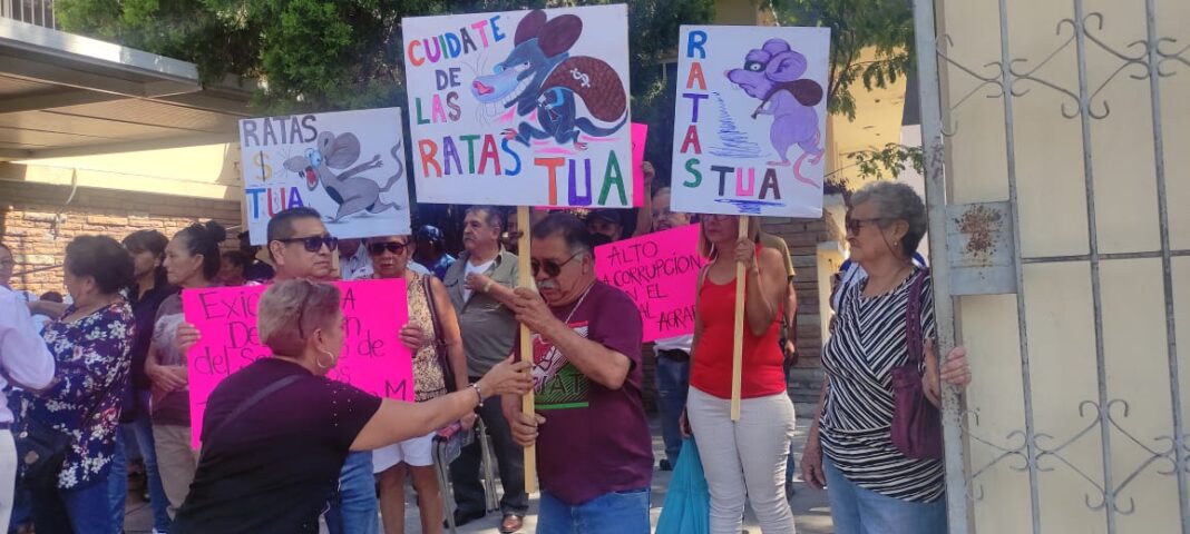 Magistrado del Tribunal Agrario en Nuevo León denuncia a mujeres de la tercera edad por privación ilegal de la libertad (2) Magistrado del Tribunal Agrario en Nuevo León denuncia a mujeres de la tercera edad por privación ilegal de la libertad