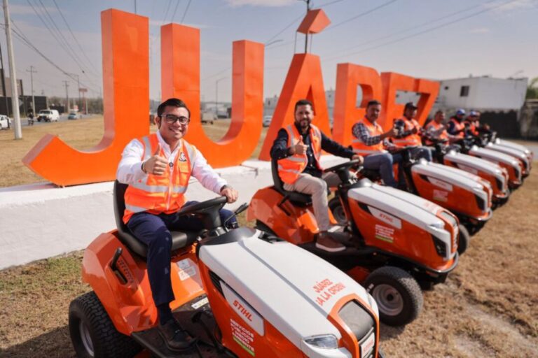 Entregan mini tractores al personal de Servicios Públicos de Juárez