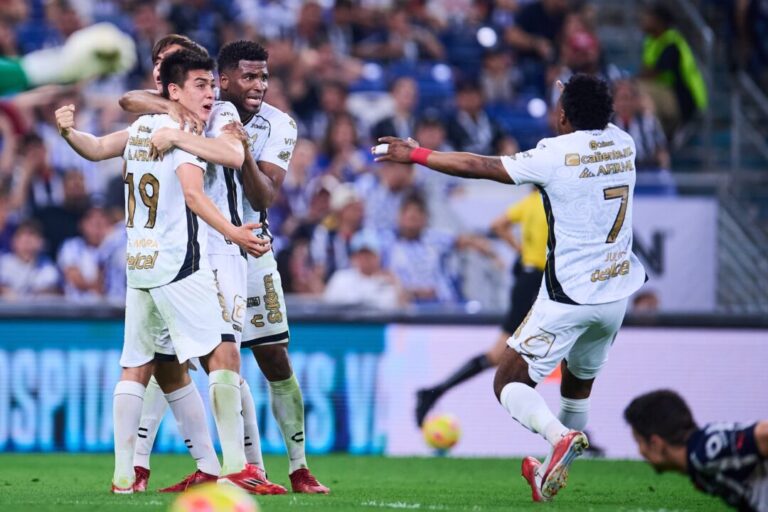 Rayados pierde ante Xolos y son abucheados