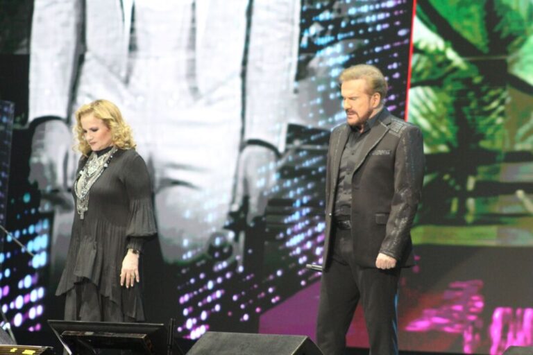 Pimpinela emociona a Monterrey con su gira Noticias del Amor (4)