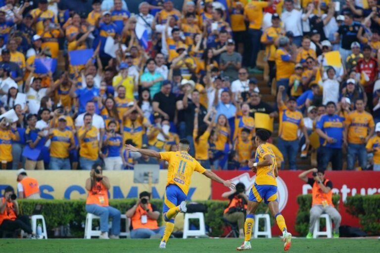 Tigres golea a Santos y se afianza en los primeros puestos