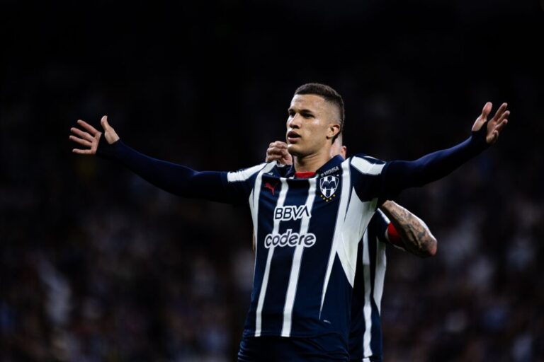 Rayados vence al América y asegura su lugar en el play-in
