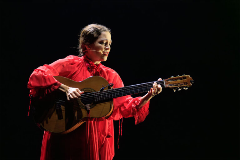 Natalia Lafourcade vibra con su Teatro de la canción en Monterrey