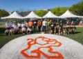 Juega Samuel “cascarita” con estudiantes de San Bernabé