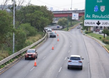 1 - El carril reversible en Morones Prieto se extenderá hasta el 31 de agosto
