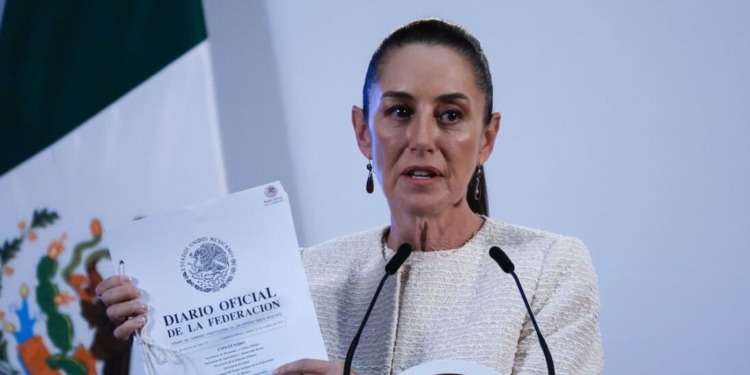 Exintegrantes del INE rechazan la reforma electoral propuesta por el gobierno de Claudia Sheinbaum