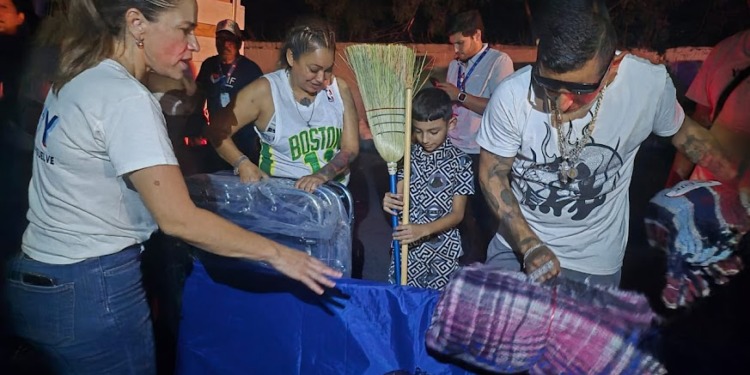 Gobierno de Monterrey atiende a afectados por incendio en Colonia San Martín