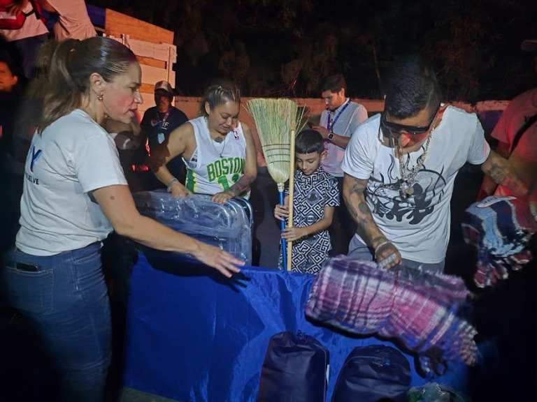 Gobierno de Monterrey atiende a afectados por incendio en Colonia San Martín