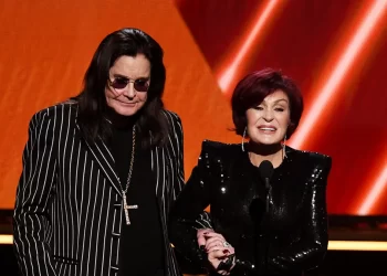 Kelly Osbourne desmiente rumores sobre pacto suicida entre sus padres