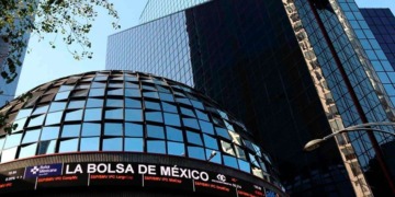 La Bolsa Mexicana de Valores supera los 57 mil puntos
