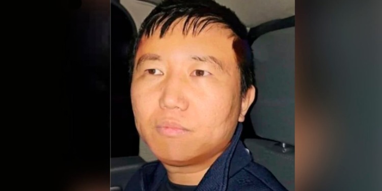 Zhi Dong Zhang, un ciudadano chino identificado como proveedor clave de fentanilo y otros narcóticos para los cárteles de Sinaloa y Jalisco Nueva Generación (CJNG), se fugó el 11 de julio de 2025 de la prisión domiciliaria en la alcaldía Cuajimalpa, Ciudad de México