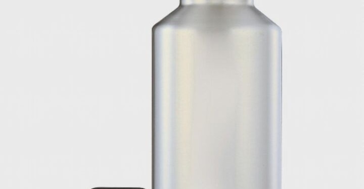 Walmart ha retirado del mercado cerca de 850,000 botellas de agua de acero inoxidable de la marca Ozark Trail de 64 oz (1.9 litros) tras reportarse lesiones graves, incluyendo dos casos de pérdida permanente de la visión