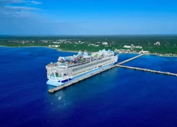 Royal Caribbean invierte 1,500 millones de dólares en Mahahual, Quintana Roo