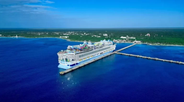 Royal Caribbean invierte 1,500 millones de dólares en Mahahual, Quintana Roo