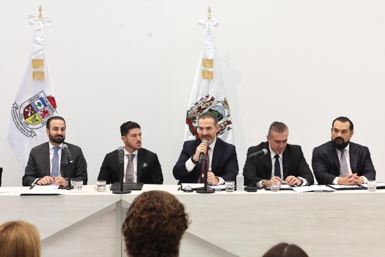 Aprueban nombrar Calzada Mauricio Fernández entre Monterrey y San Pedro