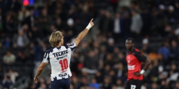 Rayados empata con un gran debut de Orellano.