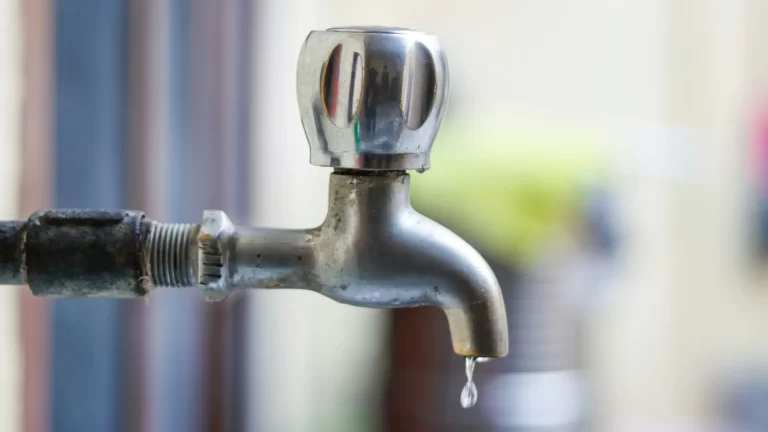 Regresan los cortes: Reportan baja presión de agua en García y Escobedo