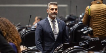 Sergio-Mayer-deja-el-Congreso-y-asume-suplente