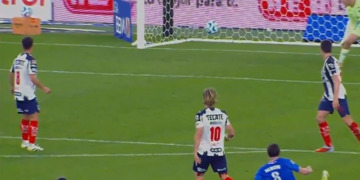 Rayados sucumbe ante una Máquina que no perdona