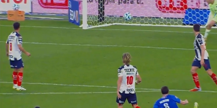 Rayados sucumbe ante una Máquina que no perdona