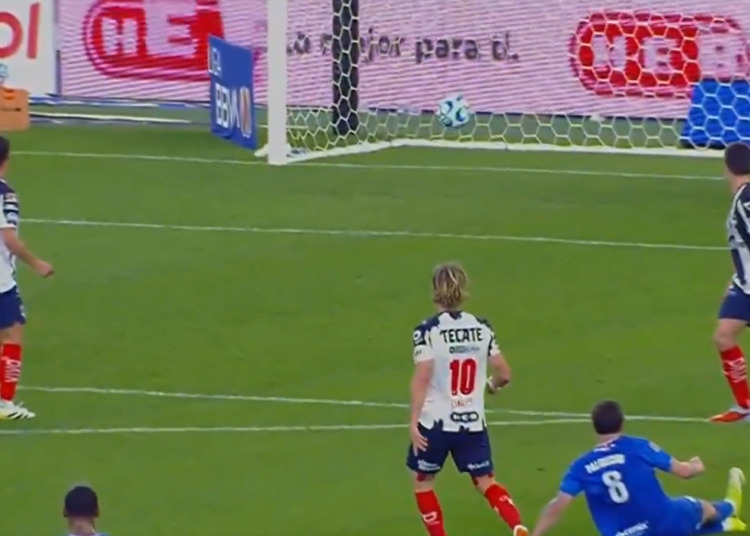 Rayados sucumbe ante una Máquina que no perdona