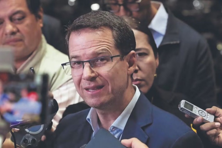Anaya califica el Plan B electoral como torpeza