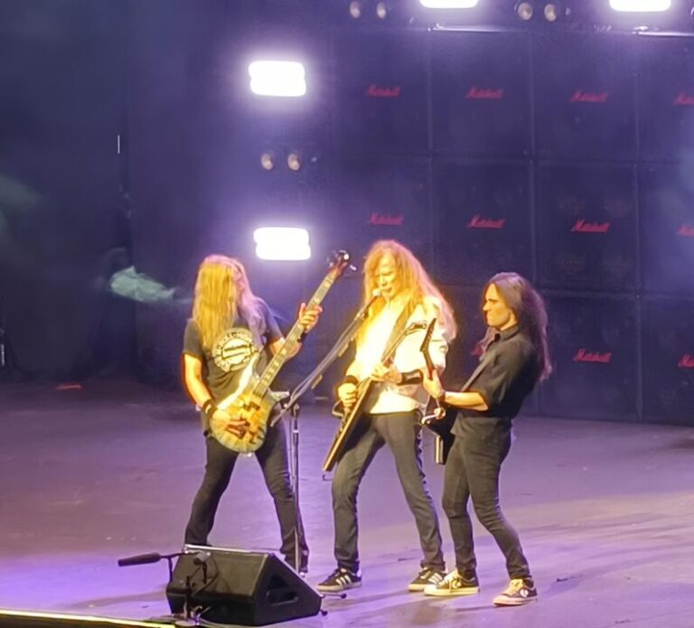 Da Megadeth una noche electrizante a sus fans regios