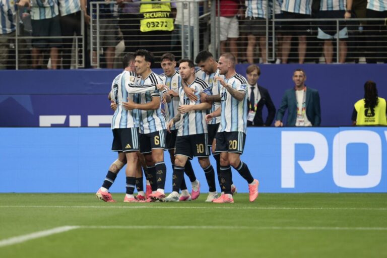 Argentina gana a lo Messi contra Austria