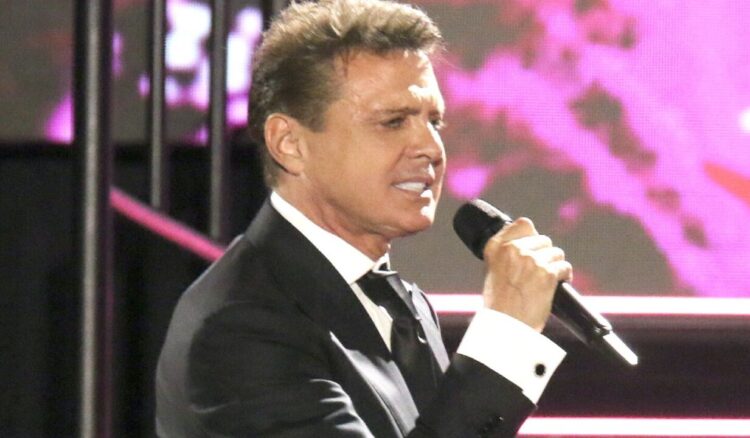 Luis Miguel Hospitalizado