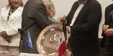 “Luy” recibe reconocimiento por  su ardua labor como caricaturista