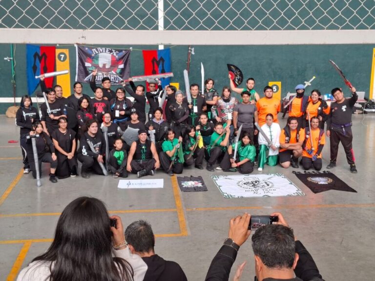 Realizan torneo de combate histórico en Xochimilco