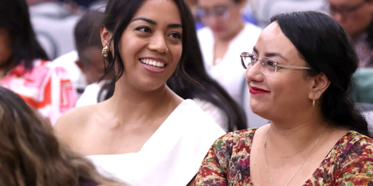 INE anuncia asignación de recursos para programas de liderazgo de mujeres