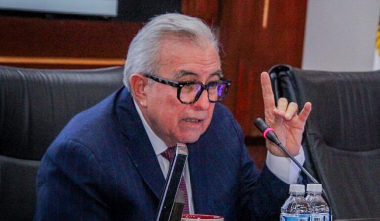 Rubén Rocha Moya solicita nueva licencia de gubernatura