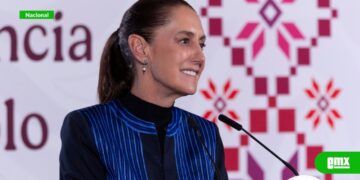 Claudia Sheinbaum y Alejandro Moreno en un evento público