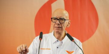 Dante Delgado denuncia persecución política en Veracruz