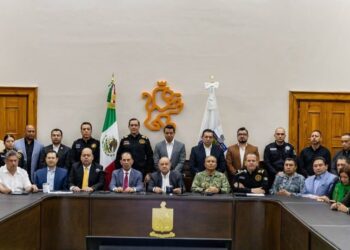 Agentes de Fuerza Civil patrullando en Linares, Nuevo León.