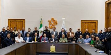 Agentes de Fuerza Civil patrullando en Linares, Nuevo León.