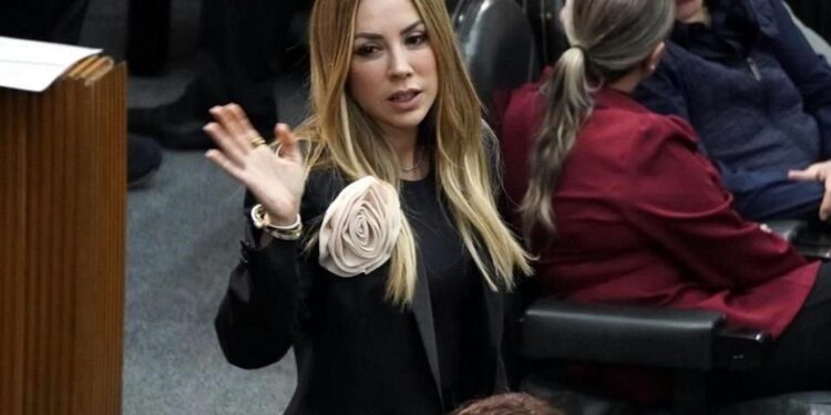 Critican cierres viales en Monterrey por falta de rutas alternas