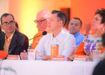 Luis Donaldo Colosio Riojas en la sesión estatal de Movimiento Ciudadano en Hermosillo.