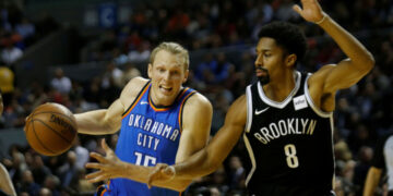 Kyle Singler durante un partido de baloncesto